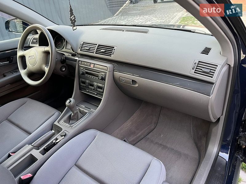 Седан Audi A4 2004 в Звягелі