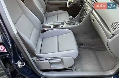 Седан Audi A4 2004 в Звягелі