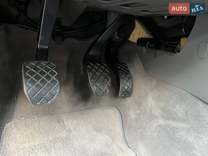 Седан Audi A4 2004 в Звягелі