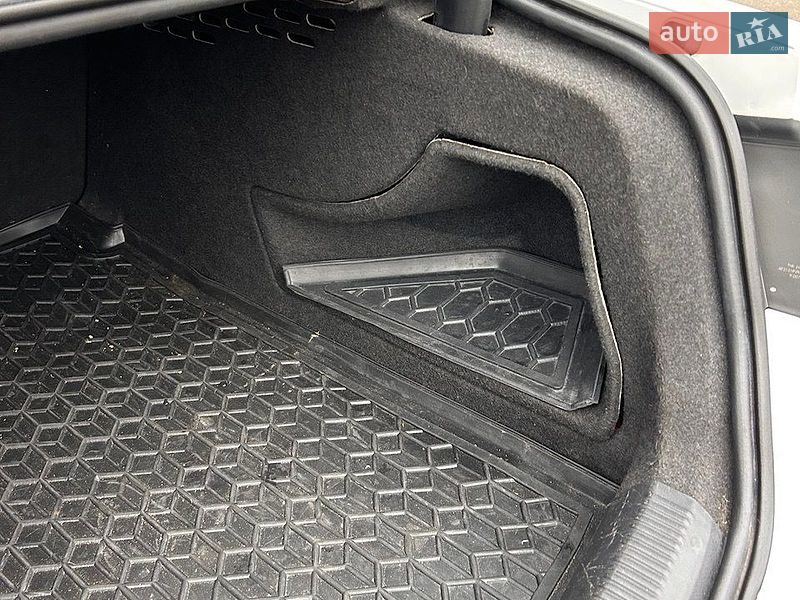 Седан Audi A4 2013 в Києві