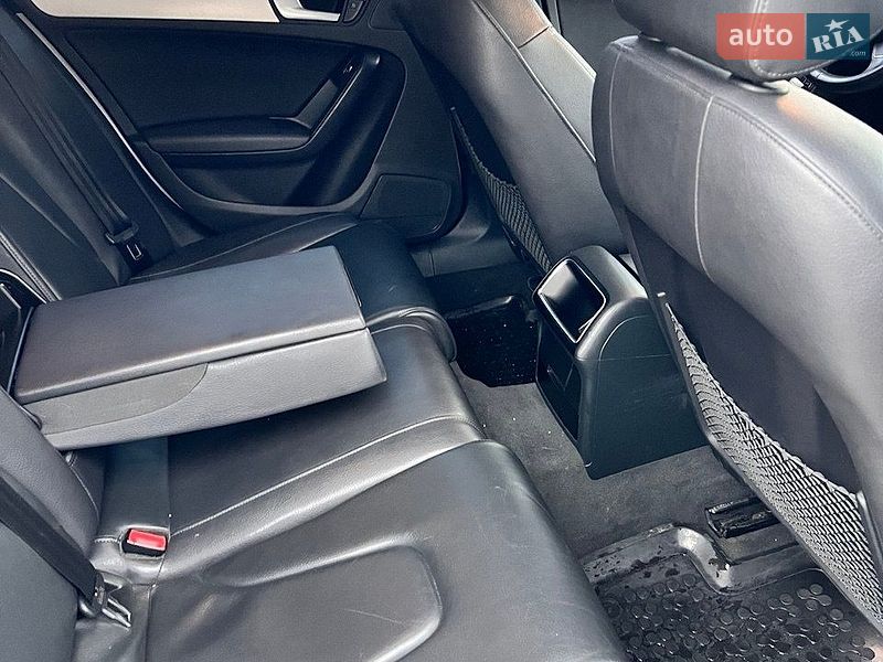 Седан Audi A4 2013 в Києві