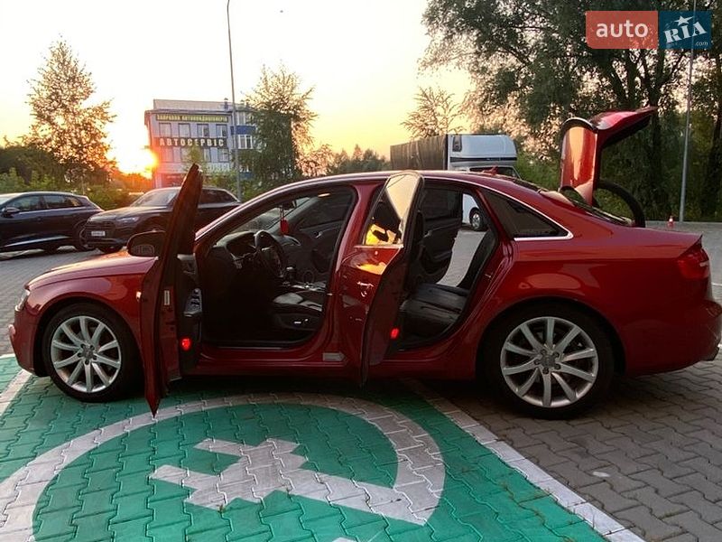 Седан Audi A4 2013 в Хмельницькому