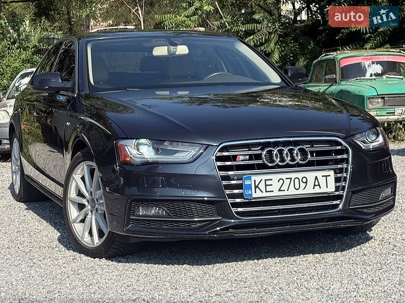 Седан Audi A4 2015 в Днепре