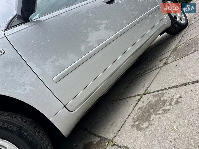 Седан Audi A4 2006 в Луцке
