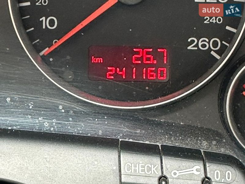 Седан Audi A4 2006 в Луцке