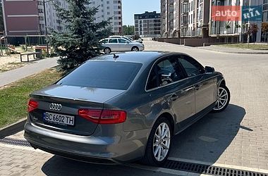 Седан Audi A4 2013 в Новояворівську