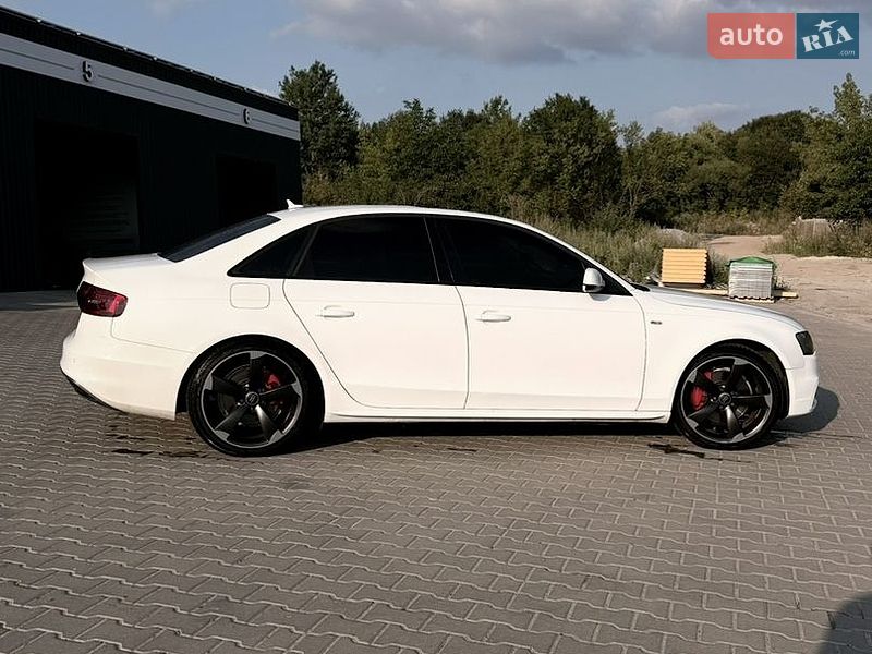 Седан Audi A4 2013 в Львові