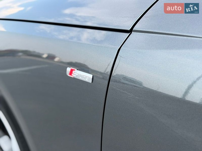Седан Audi A4 2023 в Києві