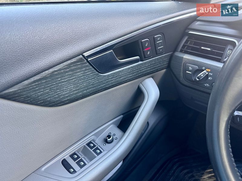 Седан Audi A4 2018 в Дніпрі