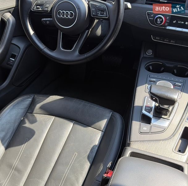 Седан Audi A4 2017 в Одесі