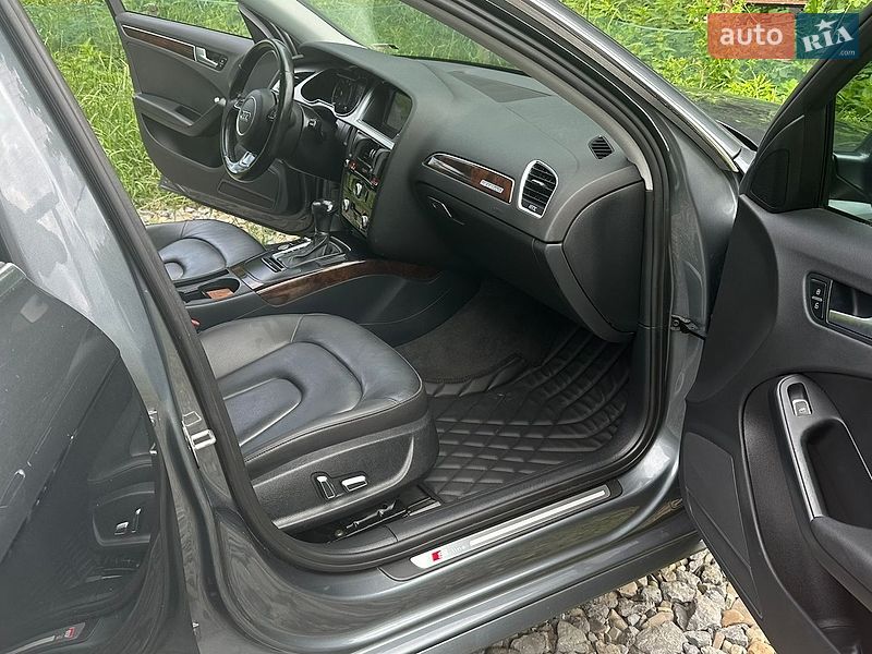 Седан Audi A4 2015 в Чернівцях