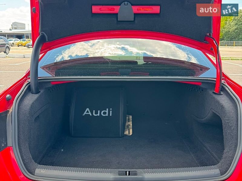 Седан Audi A4 2010 в Киеве