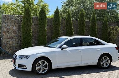 Седан Audi A4 2019 в Стрые