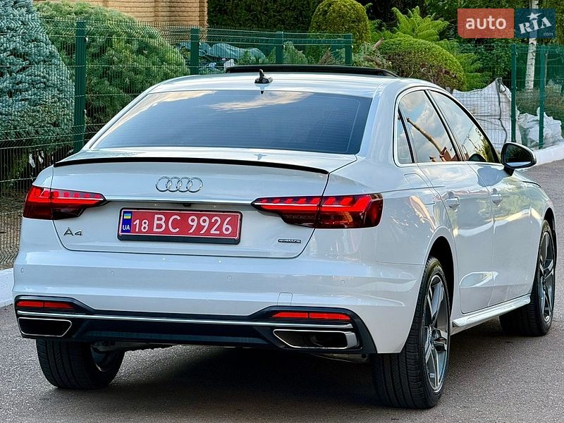 Седан Audi A4 2021 в Рівному