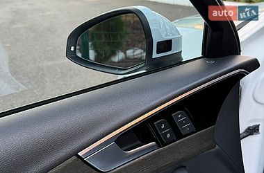Седан Audi A4 2021 в Рівному