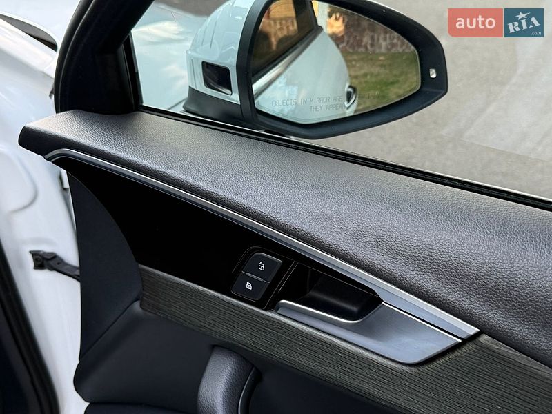 Седан Audi A4 2021 в Рівному