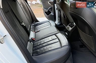 Седан Audi A4 2021 в Рівному