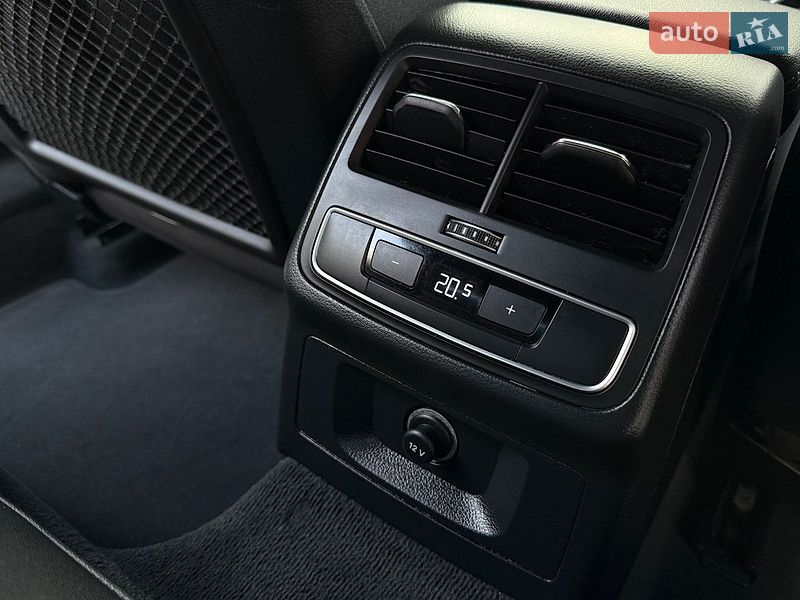 Седан Audi A4 2021 в Рівному