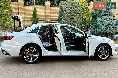 Седан Audi A4 2021 в Рівному