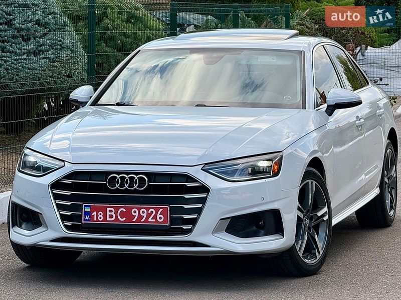 Седан Audi A4 2021 в Рівному