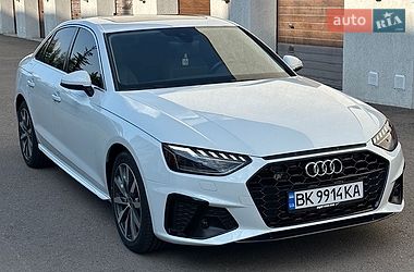 Седан Audi A4 2023 в Рівному