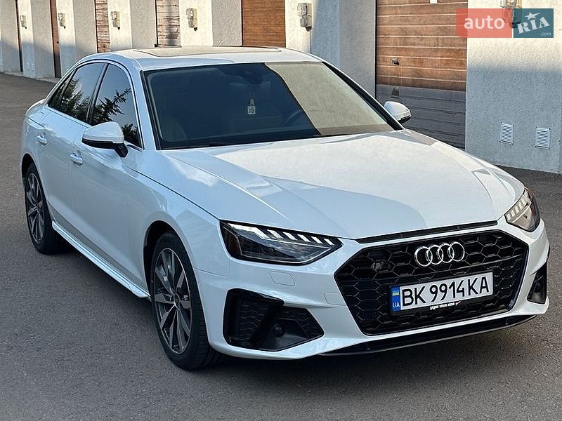 Седан Audi A4 2023 в Рівному