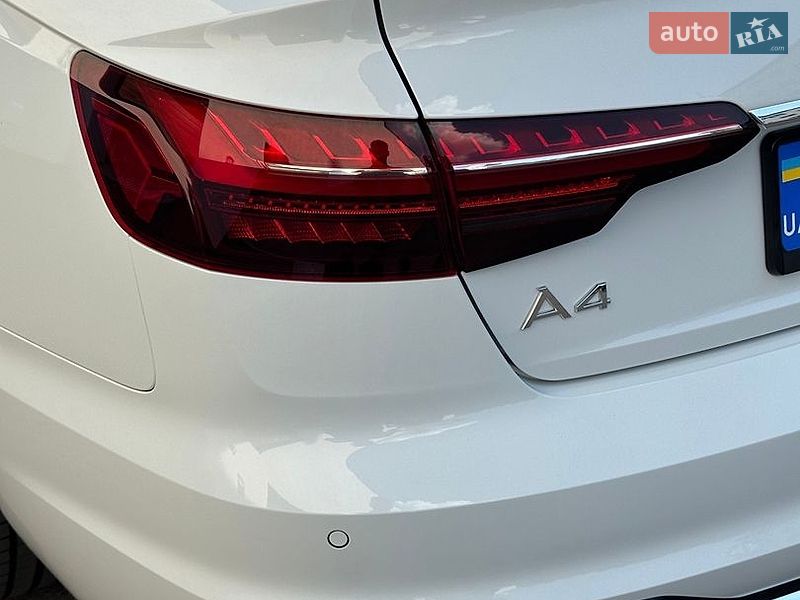 Седан Audi A4 2023 в Рівному
