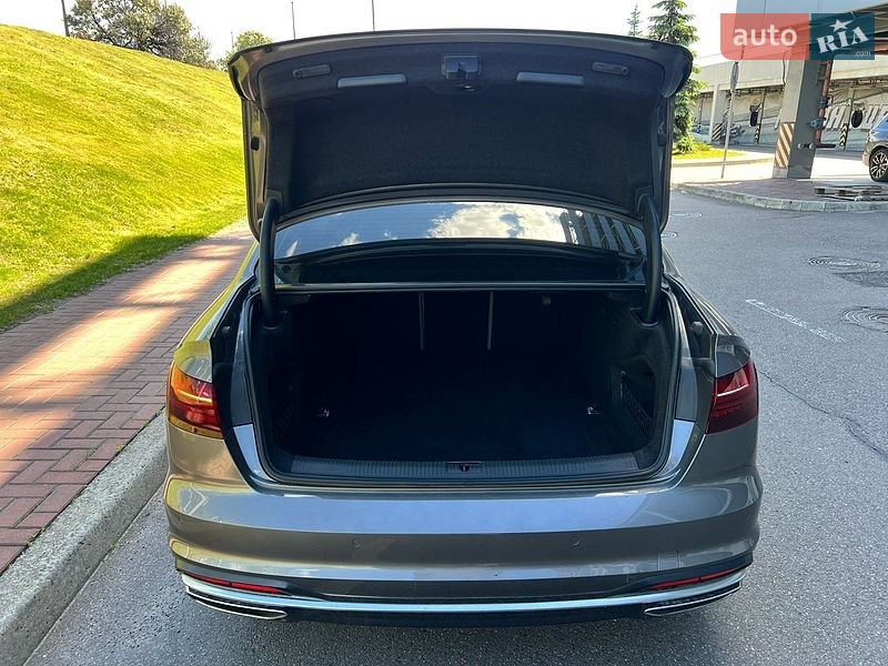 Седан Audi A4 2020 в Києві