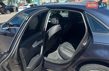 Седан Audi A4 2015 в Києві