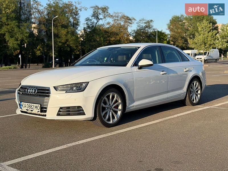Седан Audi A4 2017 в Киеве