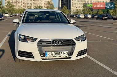 Седан Audi A4 2017 в Киеве