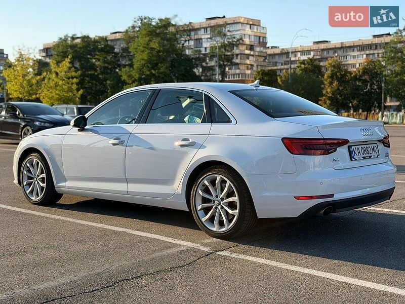 Седан Audi A4 2017 в Киеве
