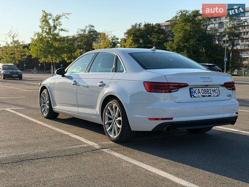 Седан Audi A4 2017 в Киеве