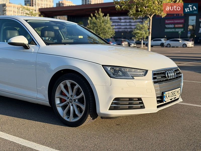 Седан Audi A4 2017 в Киеве