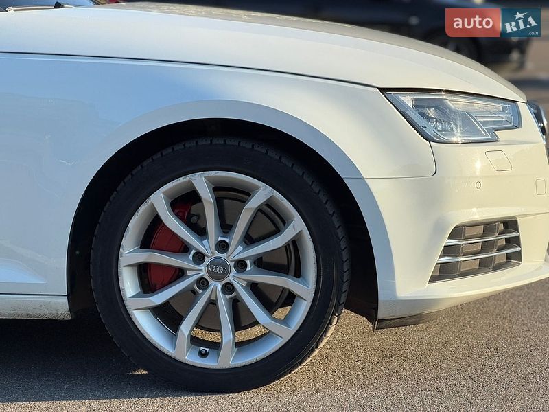 Седан Audi A4 2017 в Киеве