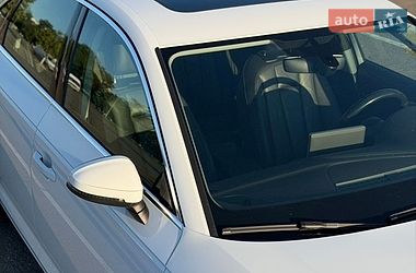 Седан Audi A4 2017 в Киеве