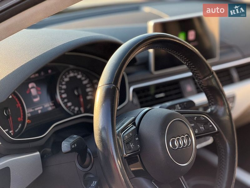 Седан Audi A4 2017 в Киеве