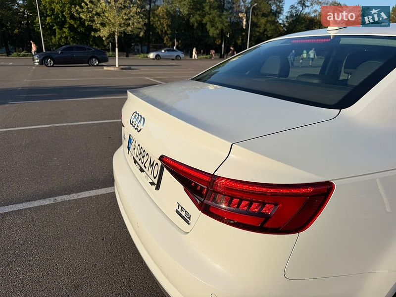 Седан Audi A4 2017 в Киеве