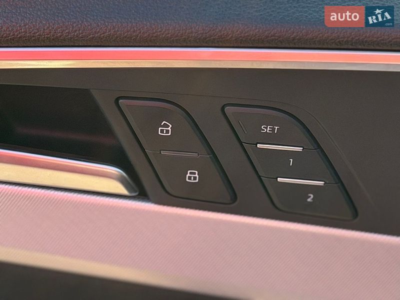 Седан Audi A4 2017 в Киеве
