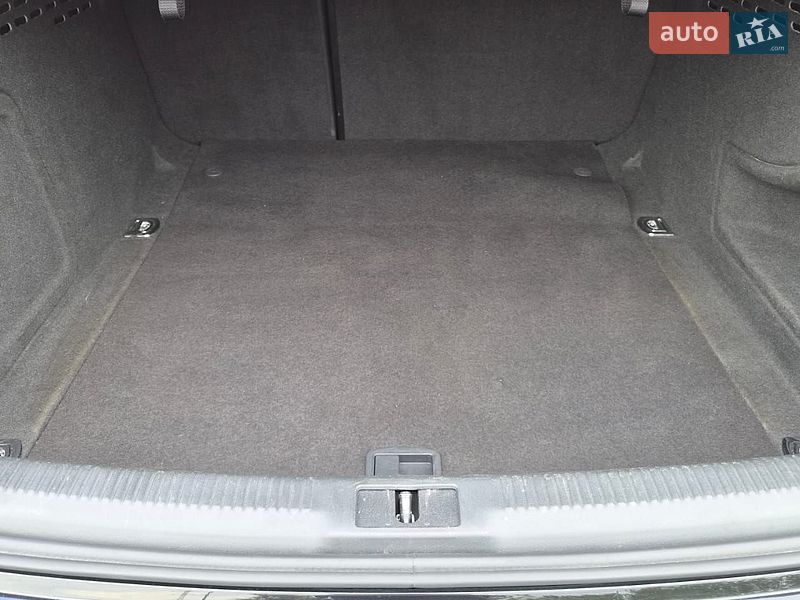 Седан Audi A4 2014 в Луцке