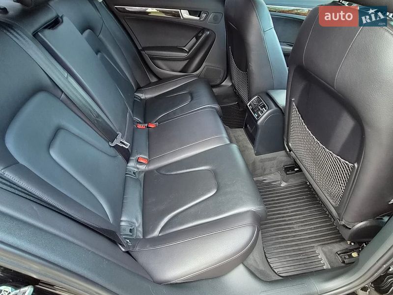 Седан Audi A4 2014 в Луцке