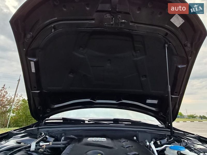 Седан Audi A4 2014 в Луцке