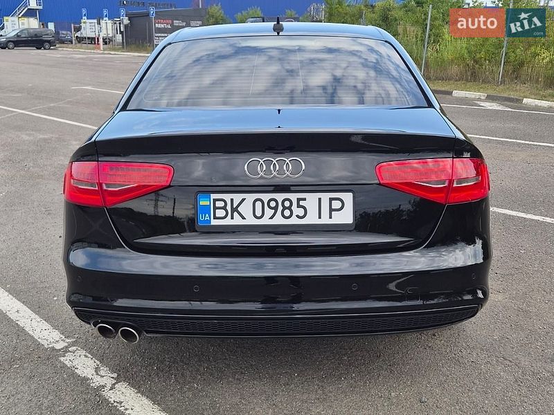 Седан Audi A4 2014 в Луцке