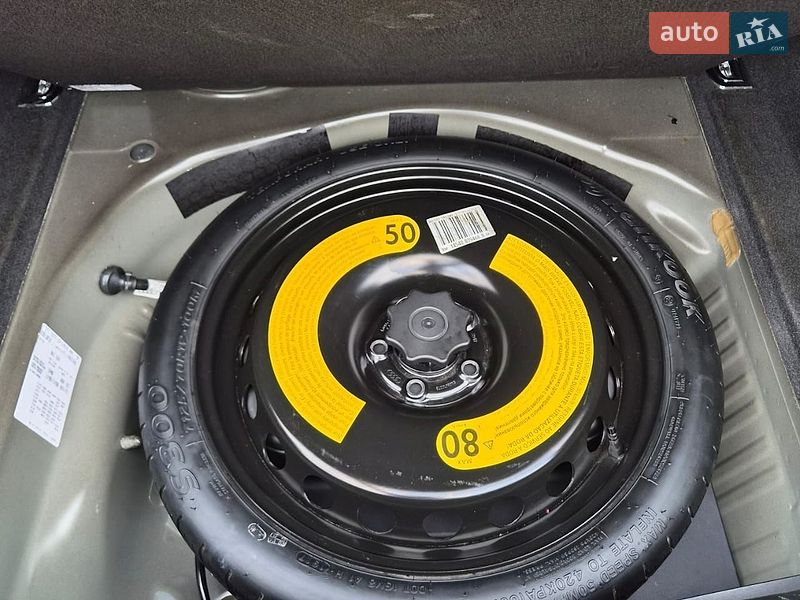 Седан Audi A4 2014 в Луцке