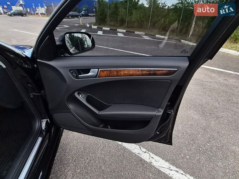 Седан Audi A4 2014 в Луцке