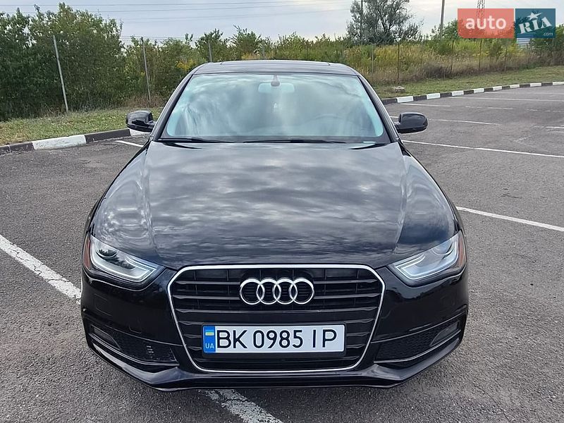 Седан Audi A4 2014 в Луцке