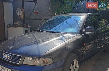 Седан Audi A4 1995 в Хусте