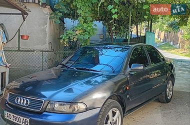Седан Audi A4 1995 в Хусте