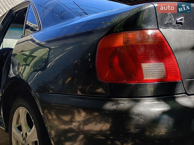 Седан Audi A4 1995 в Хусте