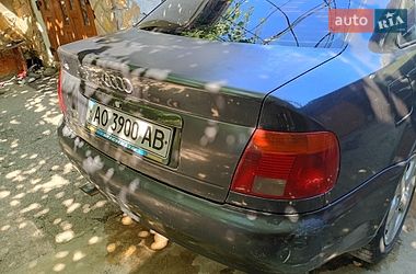 Седан Audi A4 1995 в Хусте